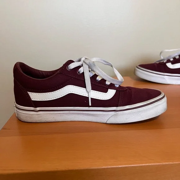 Vans Low Top Ward Canvas Burgundy shoes woman’s size 6.5 - Picture 4 of 15